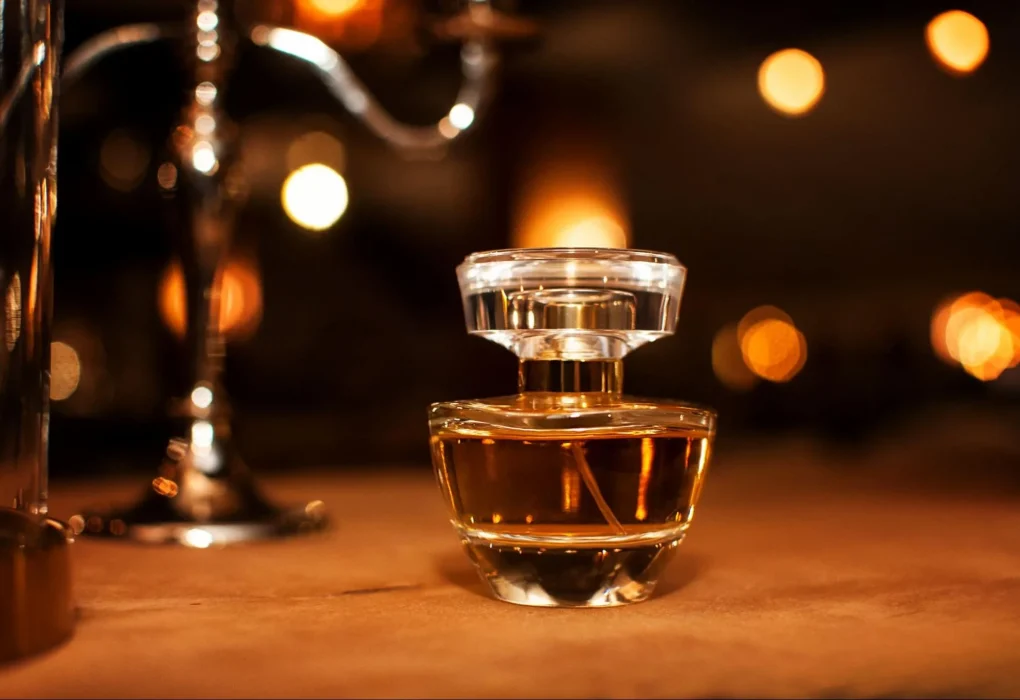 Unlocking the Secret of Timeless Aroma Through Refined Fragrance Imitations perfume bottles